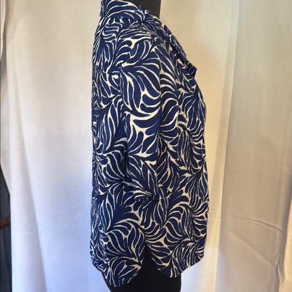 H&M Blue and White Patterned Women's Top - Picture 4 of 9